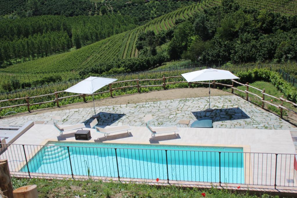 مبيت وإفطار Diano dʼAlba Poggio Dei Farinetti المظهر الخارجي الصورة